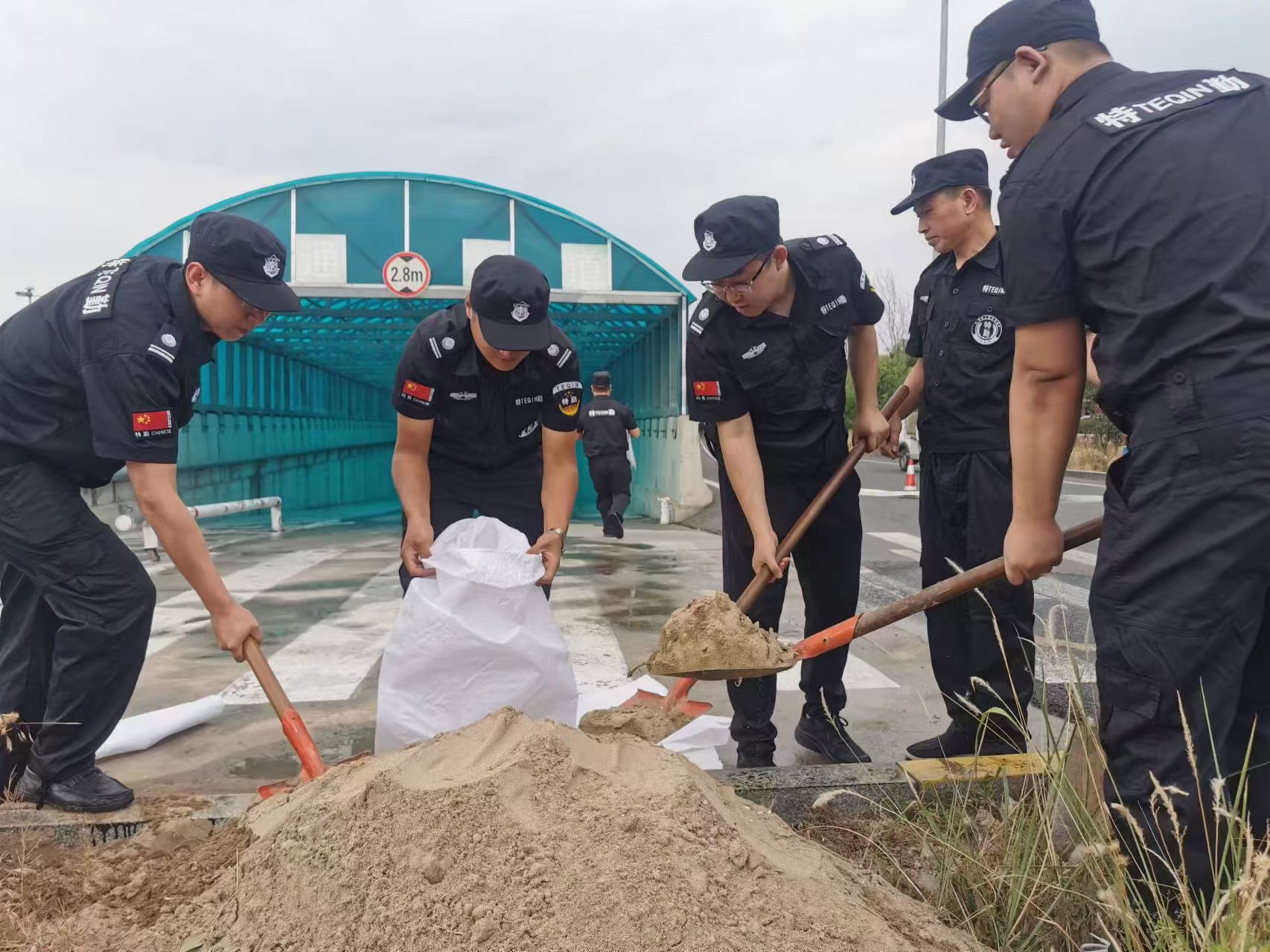 C:\Users\Lenovo\Desktop\e9e381ba0de78238a32ac1f5fc937db.jpg C:\Users\Lenovo\Desktop\e9e381ba0de78238a32ac1f5fc937db.jpg